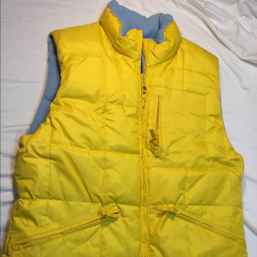 Down vest reversible